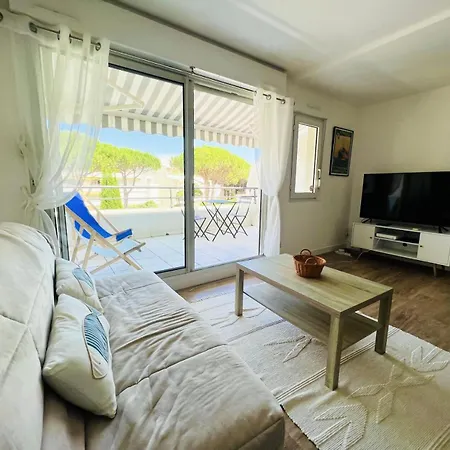 Du Golf - 2 Pieces 4 Personnes A Mae-1954 Appartement