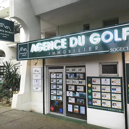 Du Golf - 2 Pieces 4 Personnes A Mae-1954 *